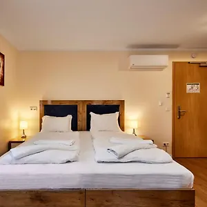 Isha Frankfurt nad Menem
